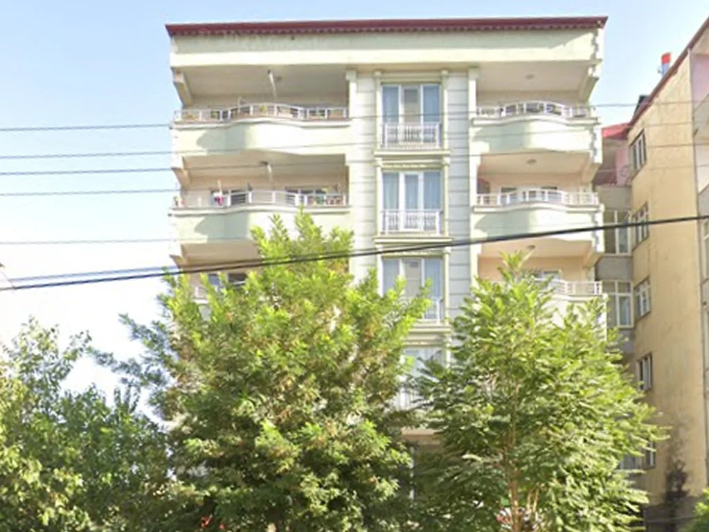 Atalay Vuralbüyük Apt. — Fevzi Çakmak Cd. Merkez - Iğdır